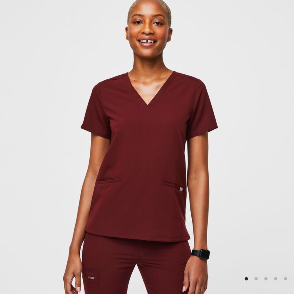 FIGS burgundy scrub set size XL